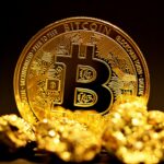 Crypto Rover reveals a significant shift in the cryptocurrency market: long-term holders are accelerating the accumulation of bitcoin (BTC).