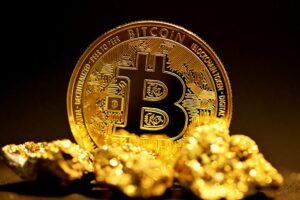 Crypto Rover reveals a significant shift in the cryptocurrency market: long-term holders are accelerating the accumulation of bitcoin (BTC).