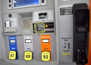 Things to think about when oil prices affect currency movements