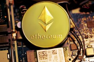 Ethereum vs Emerging Blockchains: Which Will Be the Leader in the Next Wave of Decentralized Applications?